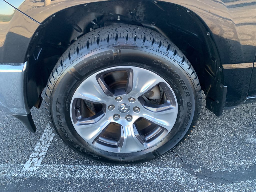 Used 2023 RAM 1500 Laramie AWD/4WD image 32