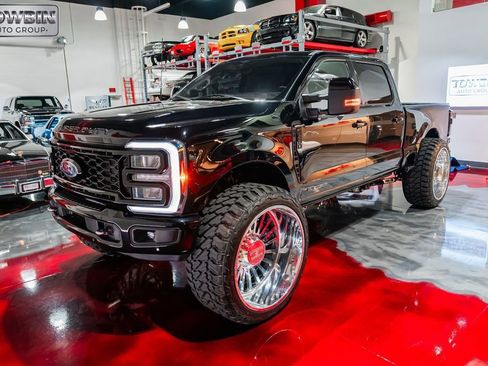 Used 2023 Ford F250 Lariat w/ Lariat Ultimate Package AWD/4WD image 3