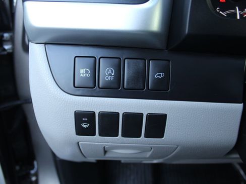 Used 2018 Toyota Highlander XLE image 29