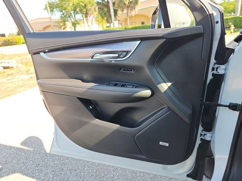 Certified 2023 Cadillac XT6 Luxury FWD image 21