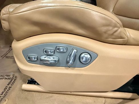 Used 2015 Porsche Cayenne Turbo w/ Premium Package AWD/4WD image 13