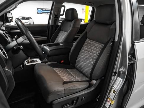 Used 2019 Toyota Tundra SR5 w/ SR5 Upgrade Package AWD/4WD image 27