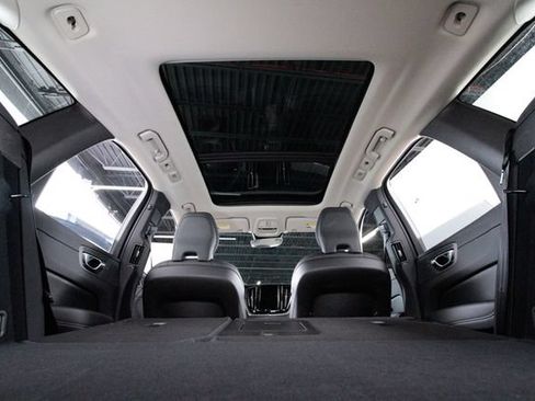 Used 2025 Volvo XC60 B5 Plus AWD/4WD image 34