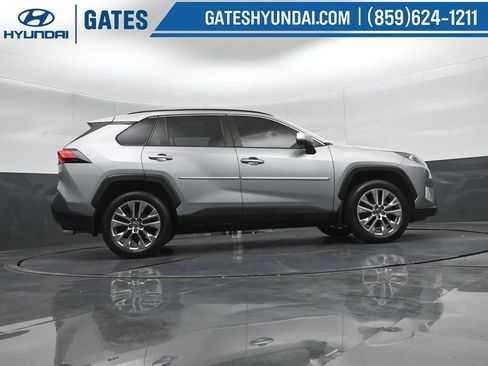 Used 2019 Toyota RAV4 Limited AWD/4WD image 41