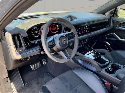 Certified 2024 Porsche Cayenne Turbo GT AWD/4WD image 4