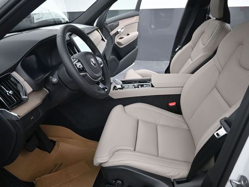New 2026 Volvo XC90 B6 Ultra w/ Protection Package AWD/4WD image 13