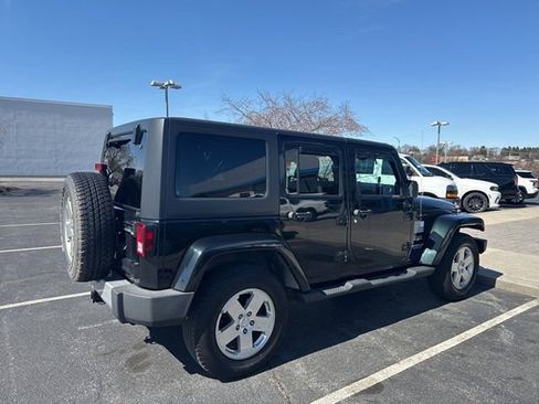 Used 2012 Jeep Wrangler Unlimited Sahara w/ Connectivity Group image 7