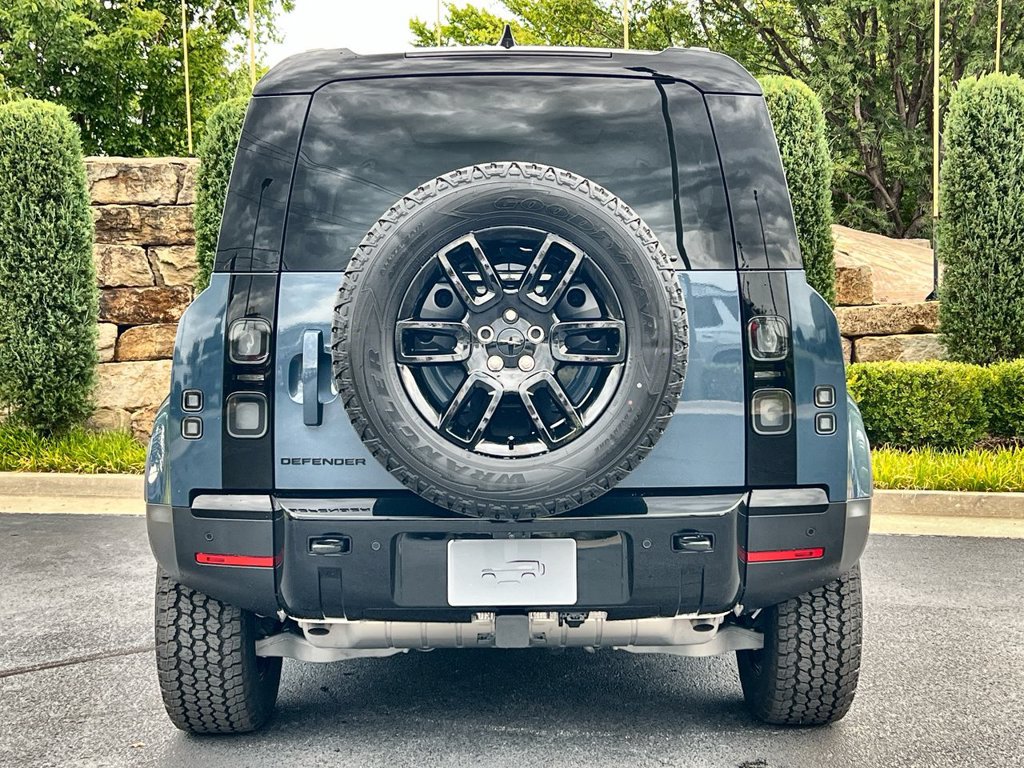 Used 2026 Land Rover Defender 110 S AWD/4WD image 4
