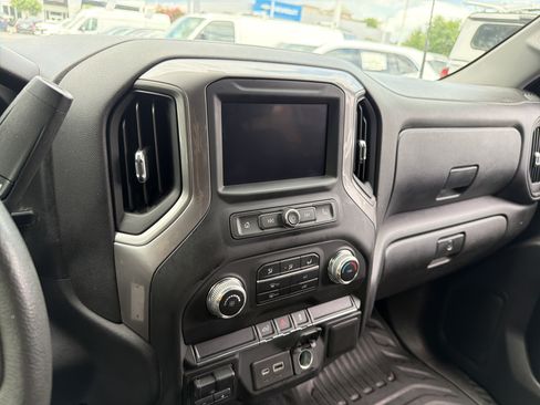 Used 2021 GMC Sierra 2500 4x4 Crew Cab w/ Convenience Package image 23