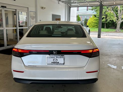 Used 2023 Honda Accord EX image 4
