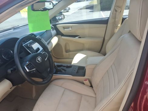 Used 2017 Toyota Camry XLE w/ Moonroof Package FWD image 7