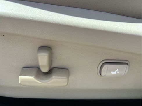 Used 2011 Subaru Outback 3.6R Limited w/ PWR Moonroof Pkg image 27