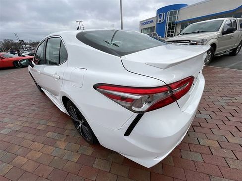 Used 2019 Toyota Camry L image 28