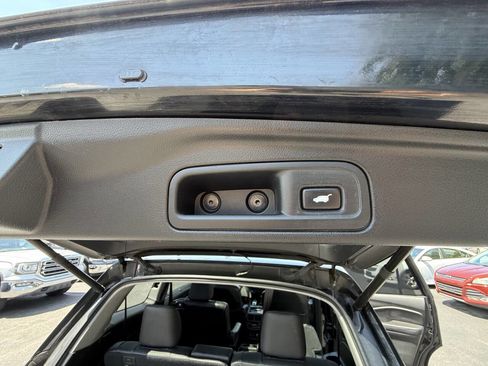Used 2016 Honda Pilot Elite image 38