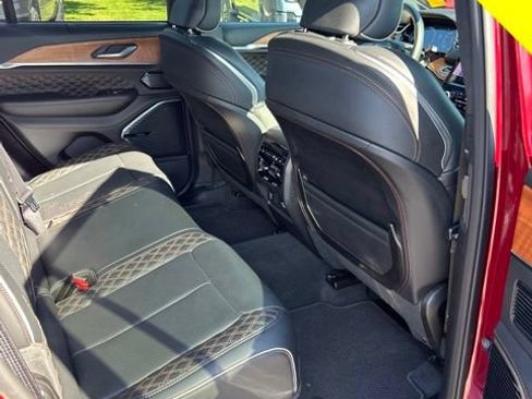 Used 2025 Jeep Grand Cherokee Summit AWD/4WD image 7