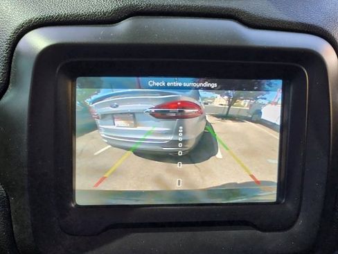 Used 2018 Jeep Renegade Latitude image 8