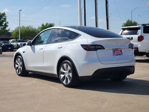 Used 2021 Tesla Model Y Long Range image 4