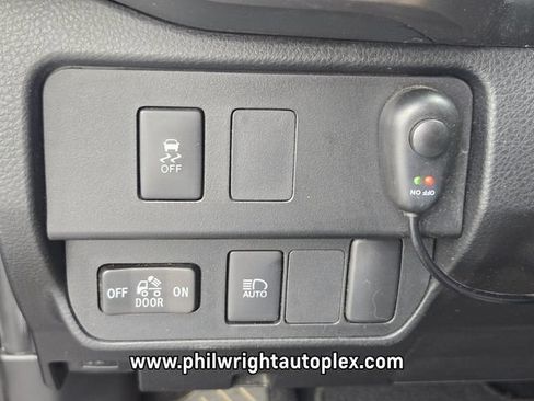 Used 2022 Toyota Tacoma SR5 w/ SR5 Appearance Package (SM) RWD image 26