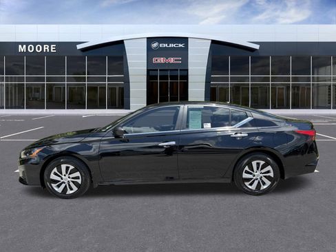 Used 2025 Nissan Altima 2.5 S FWD image 6
