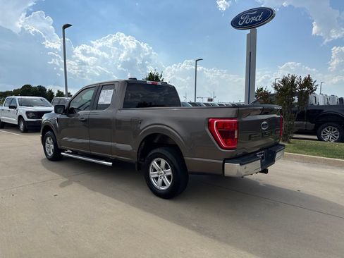 Used 2022 Ford F150 XLT w/ Trailer Tow Package RWD image 3