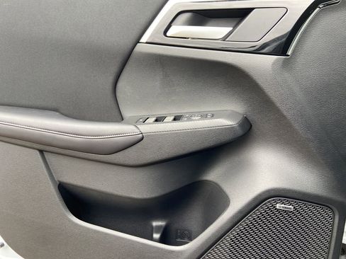 New 2026 Mitsubishi Outlander ES image 13