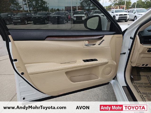 Used 2014 Lexus ES 350 w/ Premium Package FWD image 11