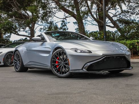 Used 2023 Aston Martin V8 Vantage Roadster RWD image 33