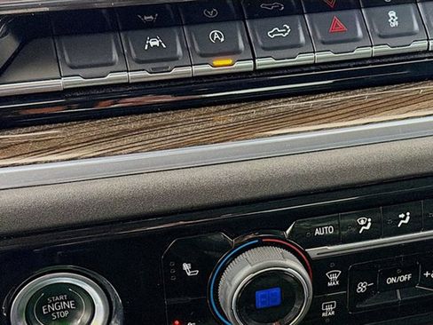 Used 2024 Chevrolet Silverado 1500 LT image 36