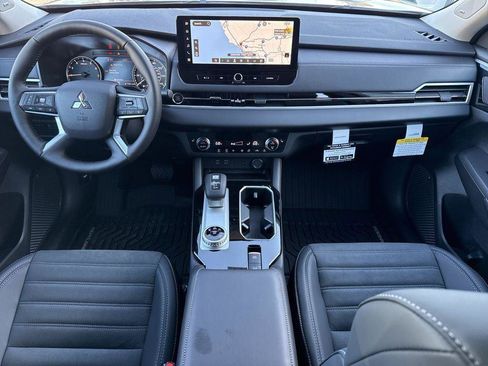 New 2026 Mitsubishi Outlander SE FWD image 21