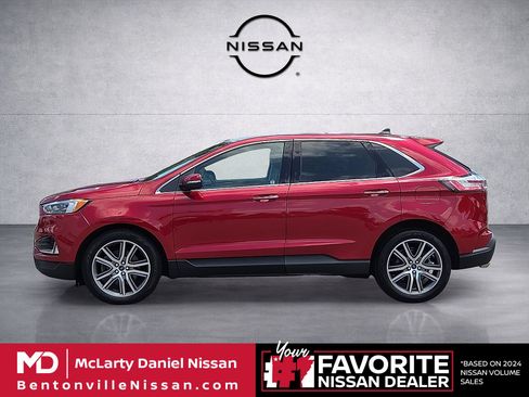 Used 2022 Ford Edge Titanium w/ Equipment Group 301A AWD/4WD image 3