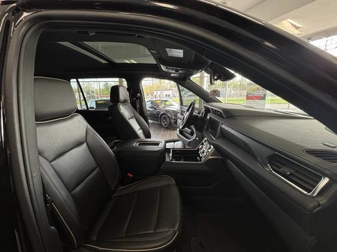 Used 2023 GMC Yukon XL Denali AWD/4WD image 41