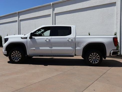 Used 2022 GMC Sierra 1500 AT4 w/ AT4 Premium Package AWD/4WD image 3