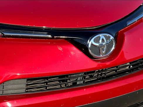Used 2016 Toyota RAV4 LE AWD/4WD image 30