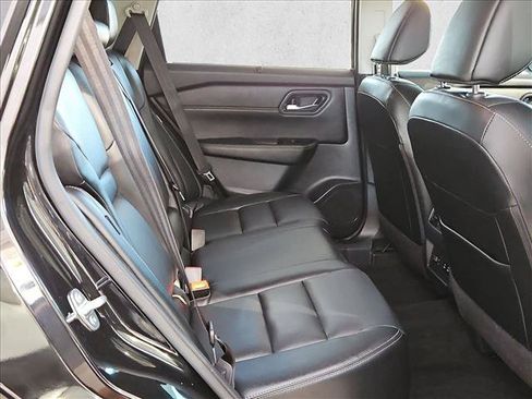 Used 2024 Nissan Rogue SL w/ SL Premium Package FWD image 17