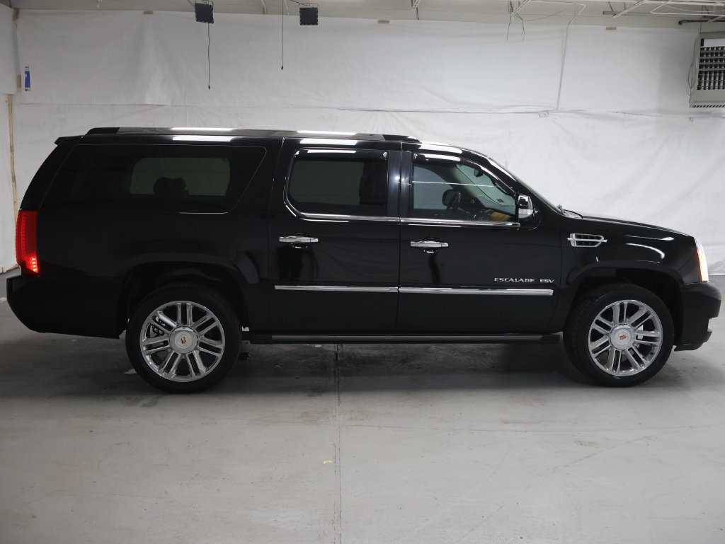 Used 2013 Cadillac Escalade ESV Platinum RWD image 8