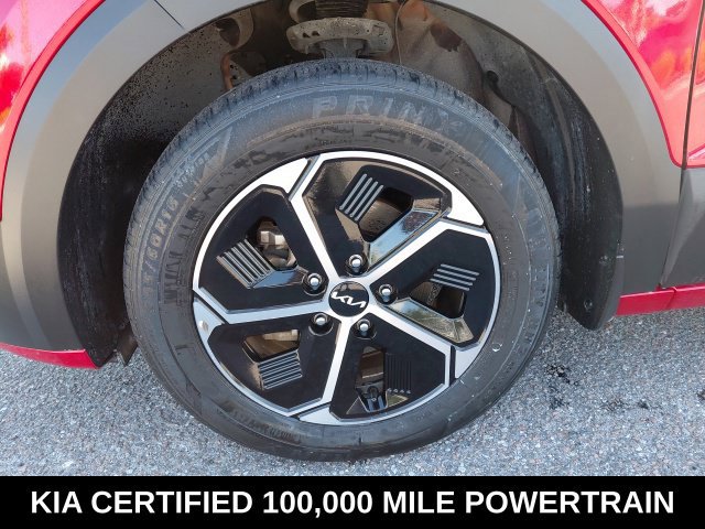Certified 2024 Kia Niro LX FWD image 10