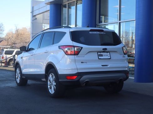 Used 2017 Ford Escape SE w/ Equipment Group 201A image 3