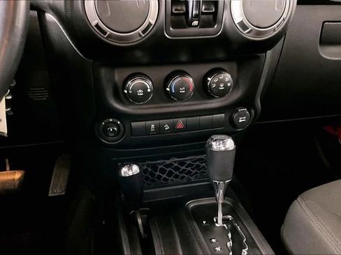 Used 2015 Jeep Wrangler Unlimited Sport w/ Quick Order Package 24S AWD/4WD image 8