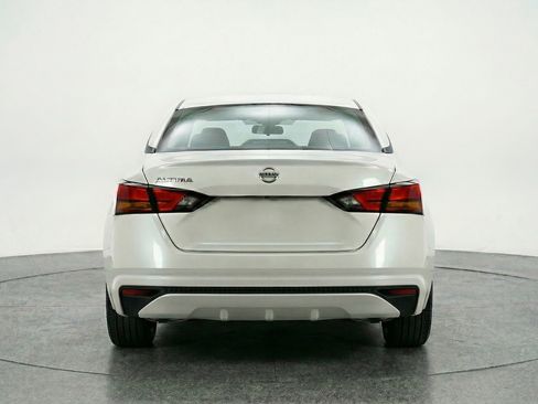 Used 2025 Nissan Altima 2.5 SV image 7