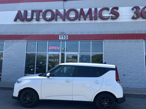 Used 2021 Kia Soul S FWD image 3