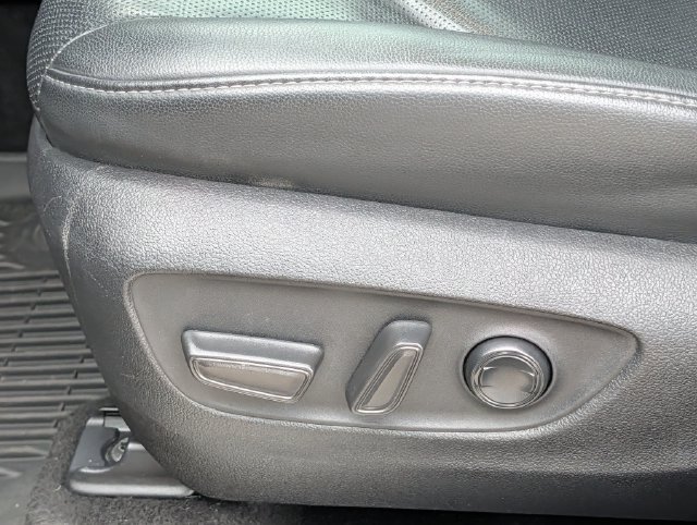 Used 2024 Toyota Highlander Platinum FWD image 26