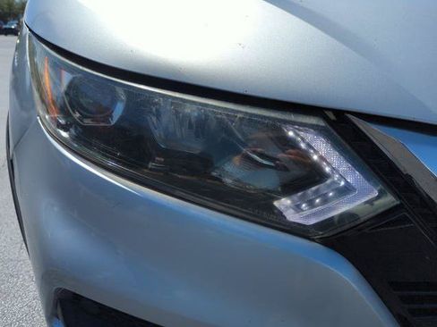 Certified 2020 Nissan Rogue Sport SV FWD image 17