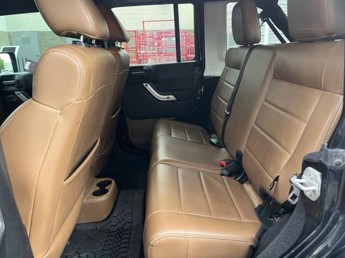 Used 2012 Jeep Wrangler Unlimited Sahara w/ Connectivity Group image 23