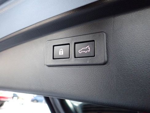 Certified 2025 Subaru Outback Premium w/ Popular Package #1A image 9