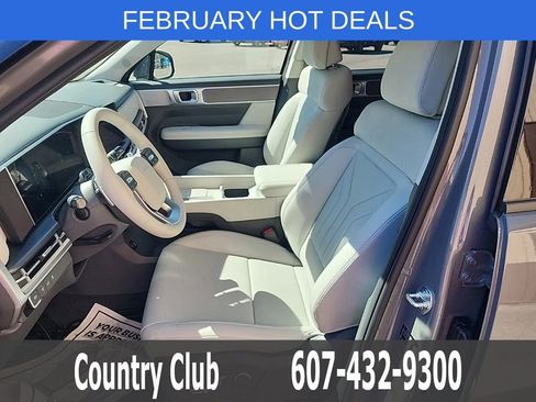 Used 2025 Hyundai Santa Fe SEL image 11