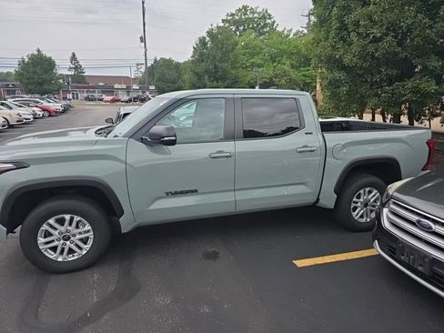Used 2024 Toyota Tundra SR5 w/ SR5 Premium Package AWD/4WD image 7