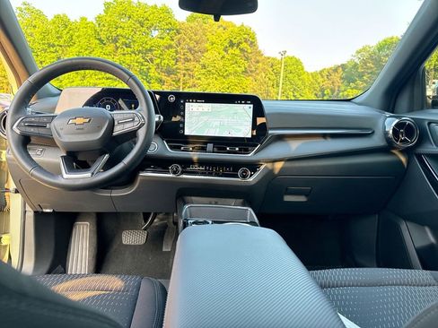 Used 2026 Chevrolet Equinox LT FWD image 31