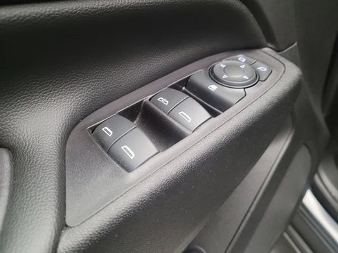 Used 2020 Chevrolet Equinox LT FWD image 27