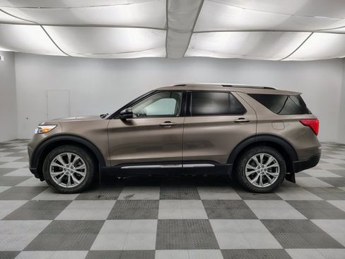 Certified 2021 Ford Explorer Limited w/ Equipment Group 301A AWD/4WD image 5