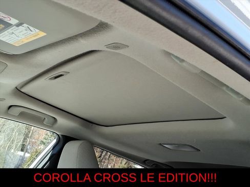 Used 2023 Toyota Corolla Cross LE w/ Moonroof Package AWD/4WD image 17